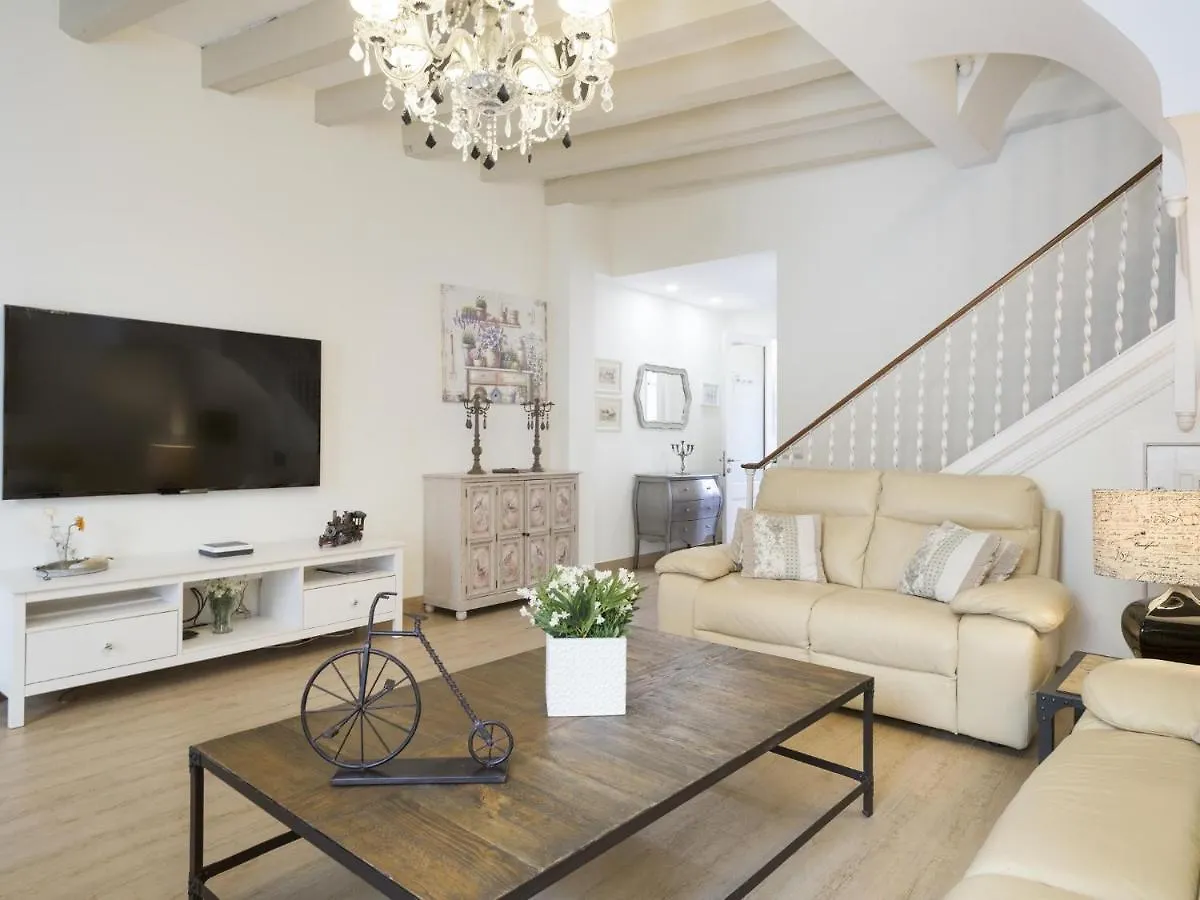 Sitges Spaces Beach House-4 Bedrooms, 3 Bathrooms, Large Terrace, Jacuzzi, Center-Beach